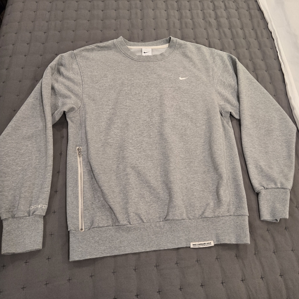 Nike Men's Gray Sweater